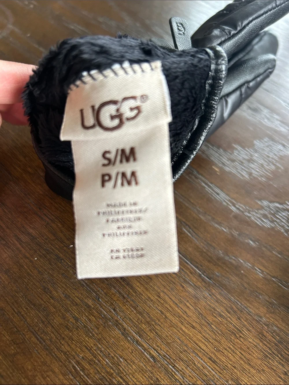 UGG Metallic Gunmetal Quilted Gloves NWOT